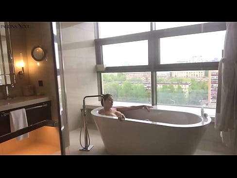 ❤️ Valtava babe runkkaa intohimoisesti pilluaan kylpyhuoneessa ❤❌ Anaaliporno at fi.ttsex.ru ️❤